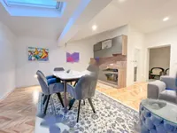 Недвижимость Трехкомнатная квартира, Центр: 3