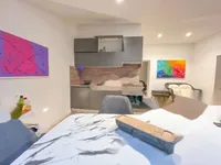 Недвижимость Трехкомнатная квартира, Центр: 9