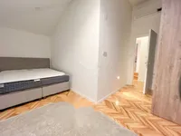 Недвижимость Трехкомнатная квартира, Центр: 12