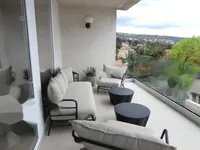 Недвижимость Трехкомнатная квартира, Центр: 20