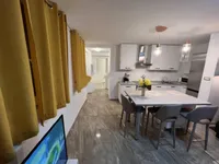 Недвижимость Двухкомнатная квартира в центре: 4