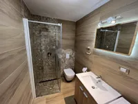 Недвижимость Двухкомнатная квартира в центре: 8