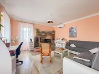 Недвижимость Трёхкомнатная квартира в центре: 1