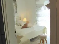 Недвижимость Двухкомнатная квартира в центре: 16