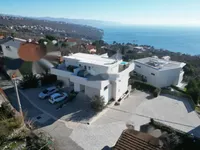 Недвижимость Семейный дом 241 м², Центр: 1