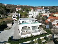 Недвижимость Семейный дом 241 м², Центр: 2