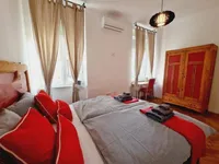 Недвижимость Трёхкомнатная квартира, Центр: 6