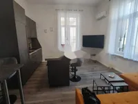 Недвижимость Двухкомнатная квартира, центр: 2