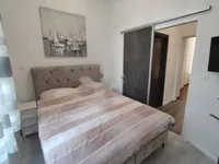 Недвижимость Двухкомнатная квартира, центр: 6