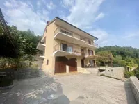 Недвижимость Семейный дом 470 м², Центр: 2