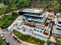 Недвижимость Четырёхкомнатная квартира в Центре: 1