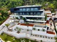 Недвижимость Четырёхкомнатная квартира в Центре: 4