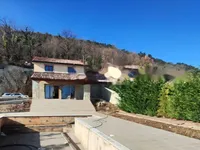 Недвижимость Семейный дом 272 м² в Центре: 4