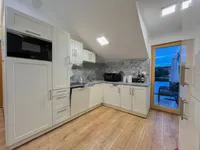 Недвижимость Трехкомнатная квартира, Центр: 1