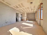 Недвижимость Трехкомнатная квартира в центре: 1