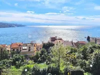 Недвижимость Трехкомнатная квартира в центре: 2