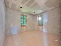 Недвижимость Трехкомнатная квартира в центре: 4