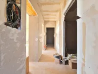 Недвижимость Трехкомнатная квартира в центре: 7