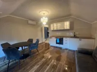 Недвижимость Четырёхкомнатная квартира, Центр: 2