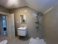 Недвижимость Четырёхкомнатная квартира, Центр: 17