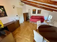 Недвижимость Двухкомнатная квартира в центре: 2