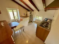 Недвижимость Двухкомнатная квартира в центре: 4