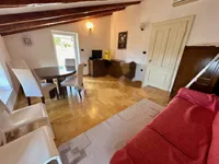 Недвижимость Двухкомнатная квартира в центре: 7