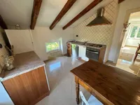 Недвижимость Двухкомнатная квартира в центре: 8