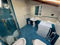 Недвижимость Двухкомнатная квартира в центре: 11