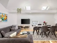 Недвижимость Трехкомнатная квартира в центре: 2