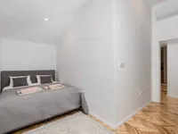 Недвижимость Трехкомнатная квартира в центре: 7