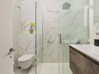 Недвижимость Трехкомнатная квартира в центре: 8