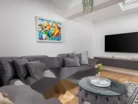 Недвижимость Трехкомнатная квартира, центр: 6