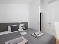 Недвижимость Трехкомнатная квартира, центр: 9