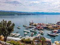 Недвижимость Трехкомнатная квартира, центр: 16