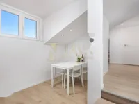 Недвижимость Трёхкомнатная квартира в центре: 9