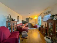 Недвижимость Трёхкомнатная квартира в центре: 23