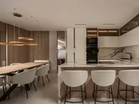 Недвижимость Трехкомнатная квартира Центр: 4