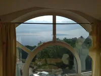 Недвижимость Двухкомнатная квартира в центре: 1