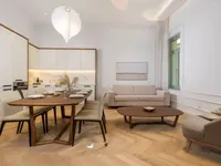 Недвижимость Двухкомнатная квартира в центре: 1