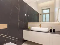 Недвижимость Двухкомнатная квартира в центре: 8