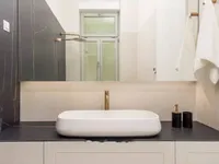 Недвижимость Двухкомнатная квартира в центре: 9