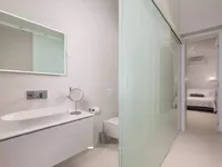 Недвижимость Двухкомнатная квартира в центре: 11