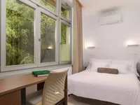 Недвижимость Двухкомнатная квартира в центре: 13