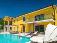 Недвижимость Семейный дом в центре Опатии: 1