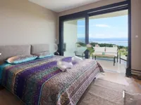 Недвижимость Трёхкомнатная квартира, центр: 8