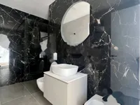 Недвижимость Двухкомнатная квартира в центре: 6