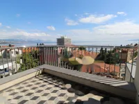 Недвижимость Двухкомнатная квартира в центре: 9