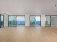 Недвижимость Трехкомнатная квартира в центре: 3