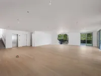 Недвижимость Трехкомнатная квартира в центре: 6